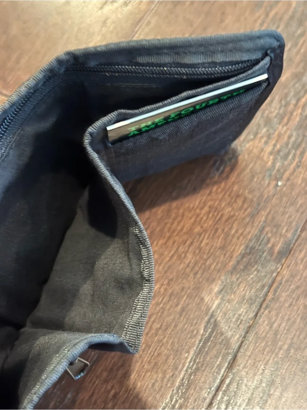 NWT Dime Bags Black Hempster Compact Tri-Fold Wallet Zipper Compartments & Patch